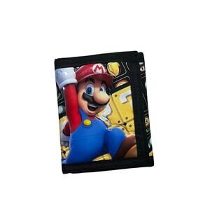 2018 Nintendo Super Mario Tri-Fold Wallet 4-inch.